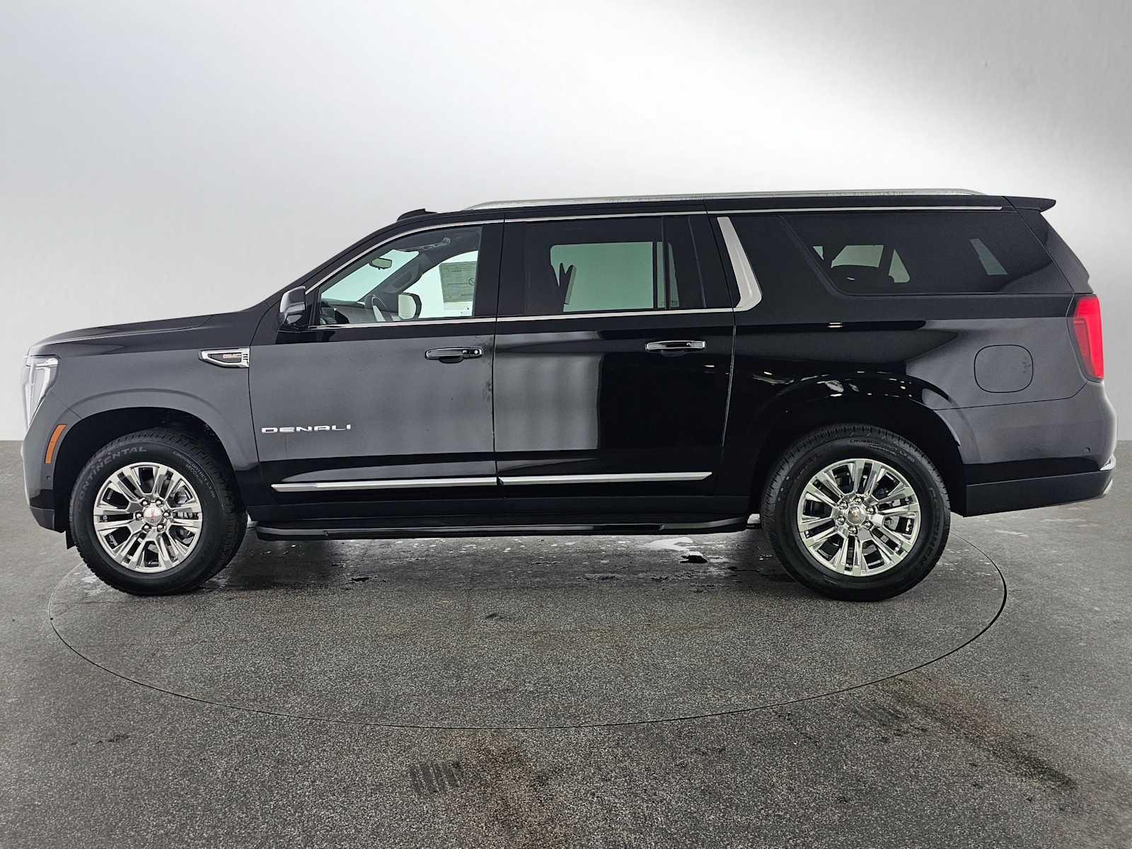 New 2026 GMC Yukon XL Denali w/ Advanced Technology Package image 6