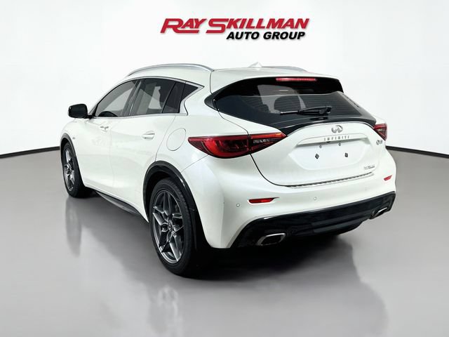 Used 2017 INFINITI QX30 Premium w/ Navigation Package FWD image 5