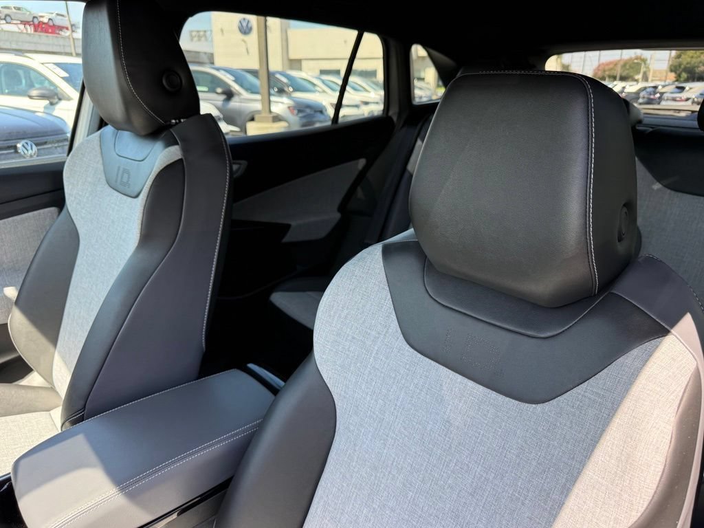 New 2026 Volkswagen ID.4 Pro RWD image 12
