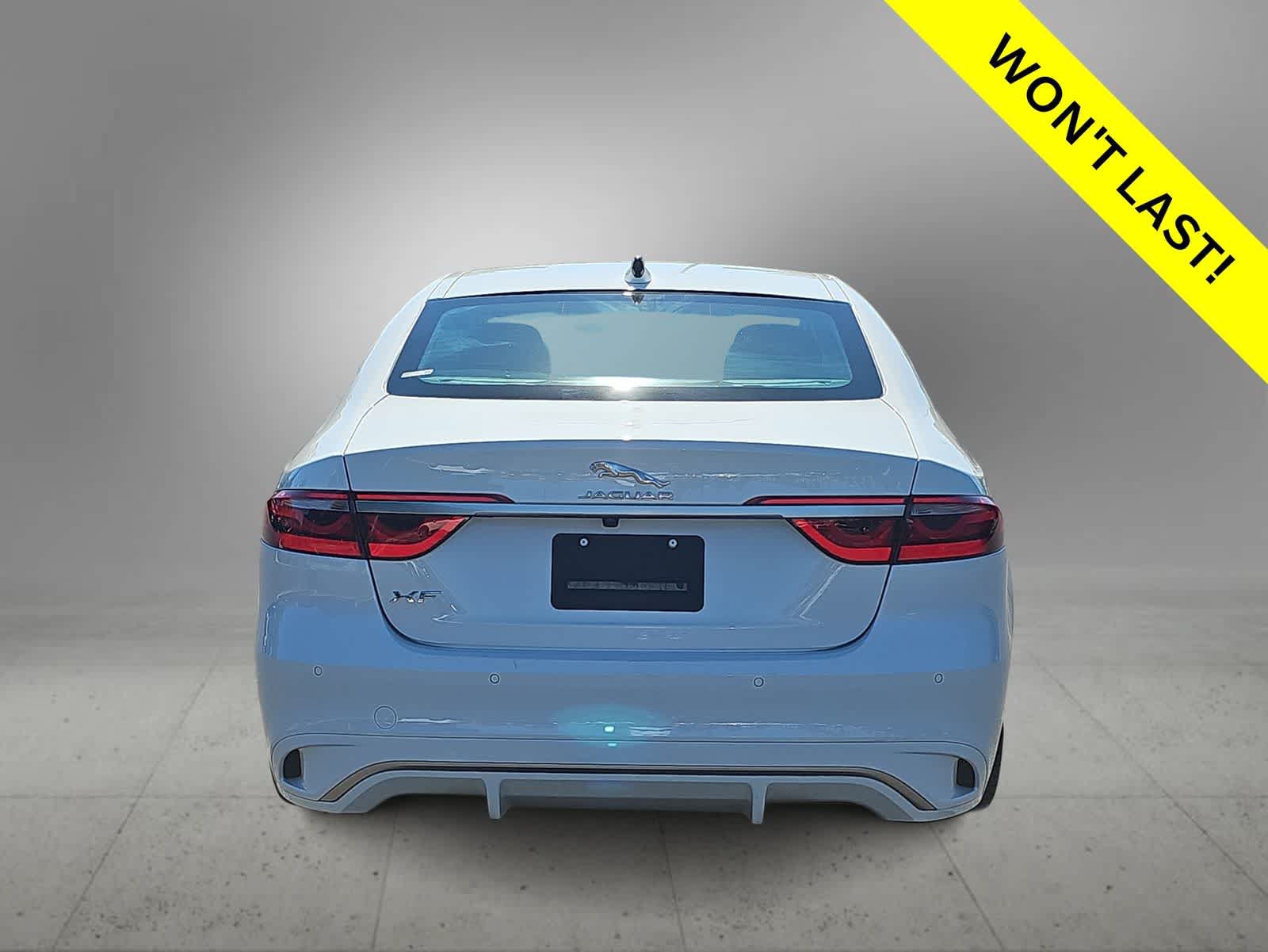 Used 2022 Jaguar XF SE RWD image 7