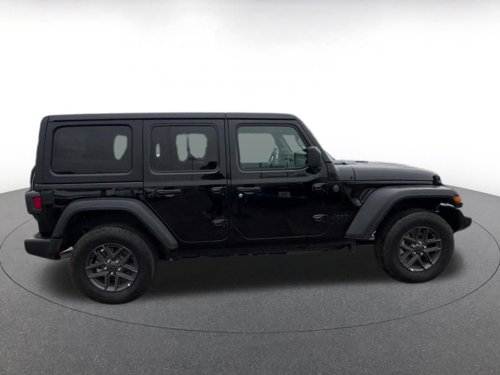 Used 2025 Jeep Wrangler Sport S image 12