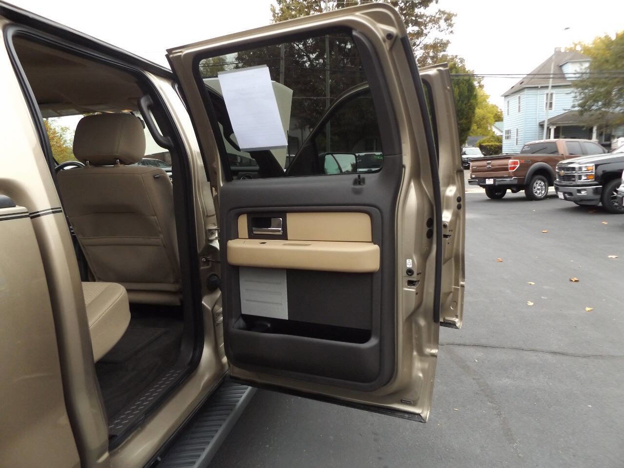 Used 2013 Ford F150 XLT w/ Mid Equipment Group image 27