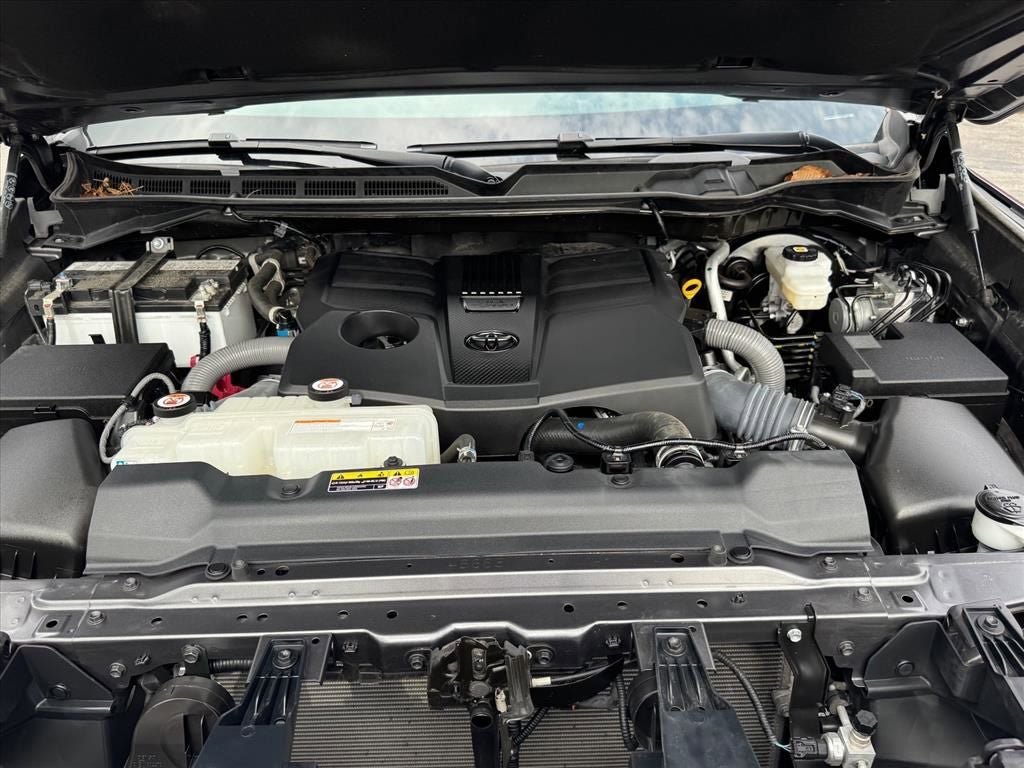 Used 2023 Toyota Tundra Platinum AWD/4WD image 16