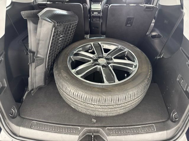 Used 2021 GMC Acadia SLT w/ Premium Package AWD/4WD image 26