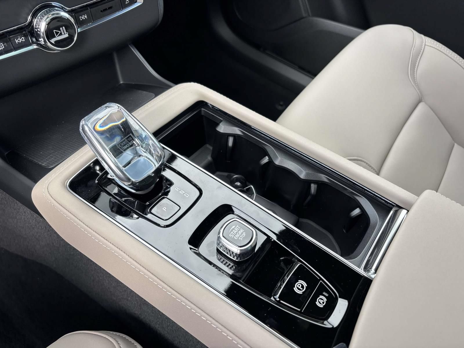 New 2026 Volvo XC90 T8 Plus w/ Protection Package Premier AWD/4WD image 23