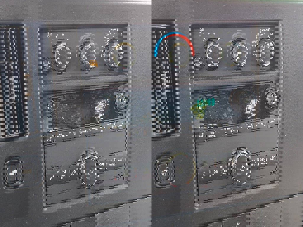 Used 2024 GMC Savana 2500 w/ Driver Convenience Package image 18