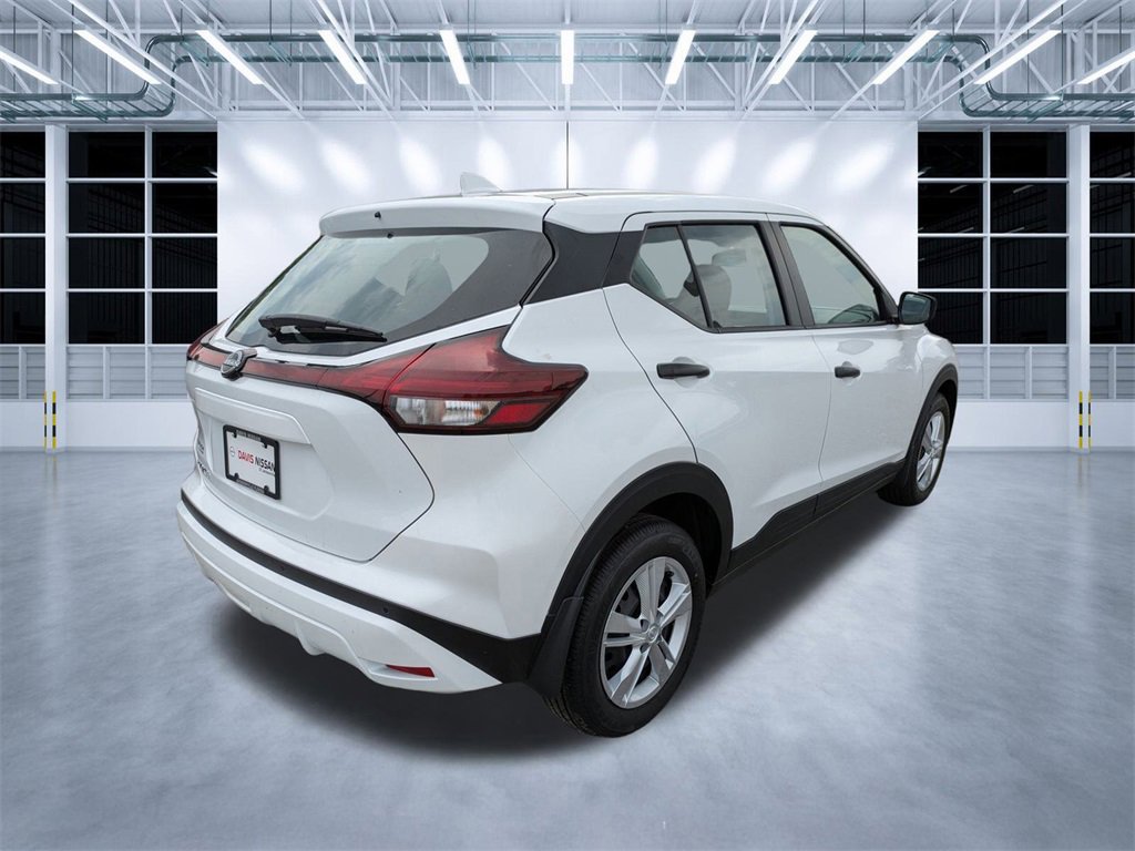 New 2025 Nissan Kicks Play S image 3