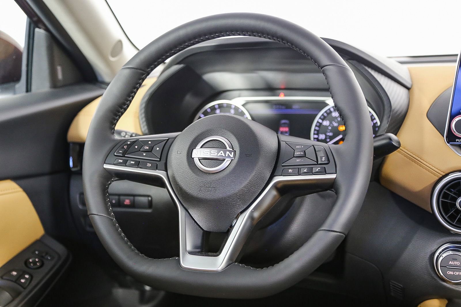 Used 2025 Nissan Sentra SV w/ SV Premium Package FWD image 16