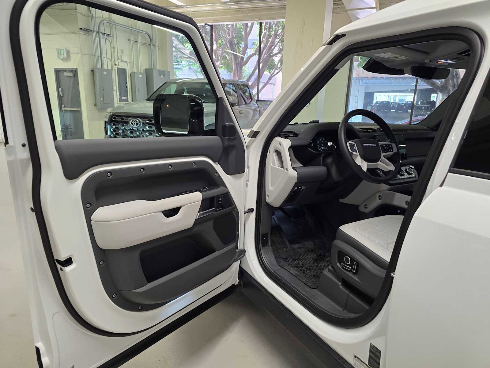 Used 2025 Land Rover Defender 130 S AWD/4WD image 22