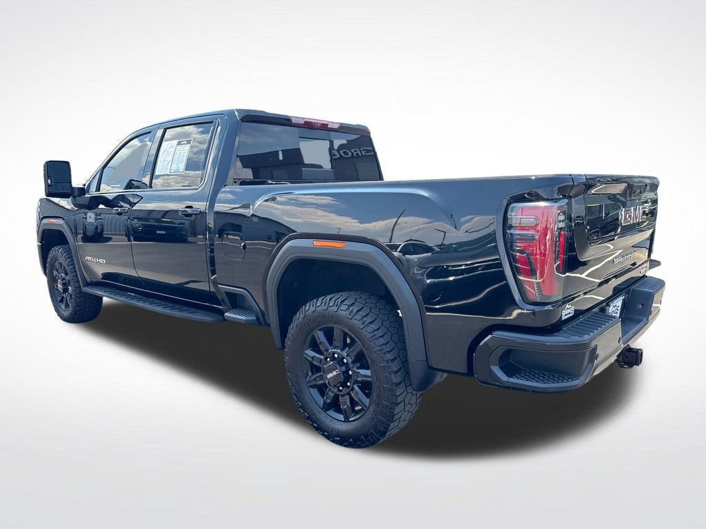Used 2025 GMC Sierra 2500 AT4 w/ AT4 Premium Plus Package AWD/4WD image 3