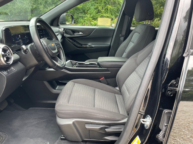 Used 2025 Chevrolet Equinox LT AWD/4WD image 37