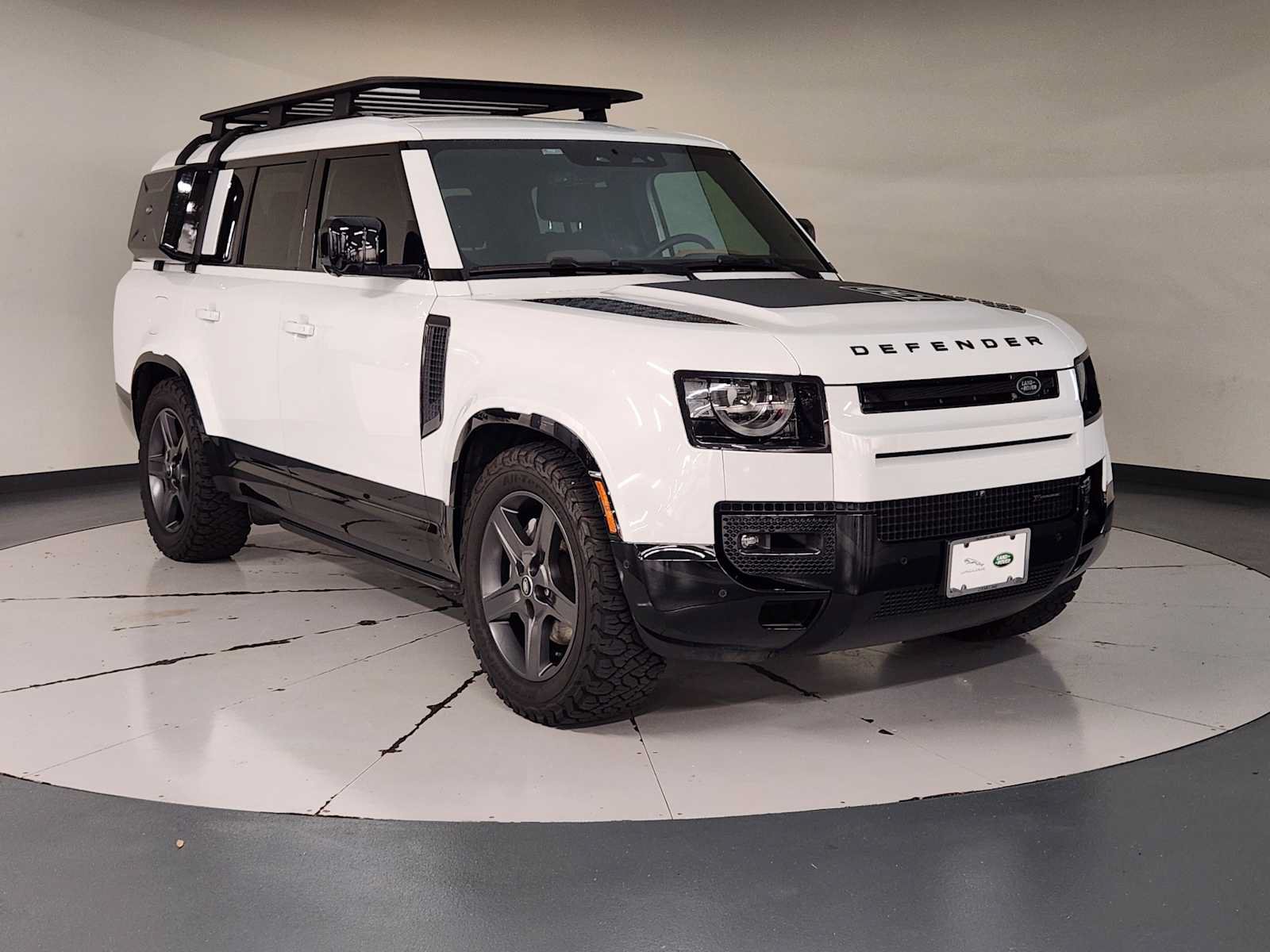 Used 2023 Land Rover Defender 130 X-Dynamic SE AWD/4WD image 7