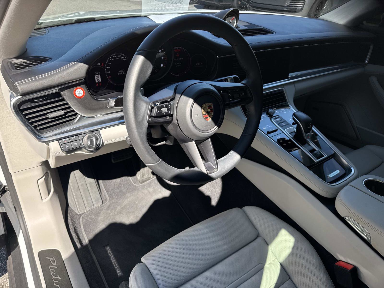 Used 2023 Porsche Panamera 4 Platinum Edition image 21