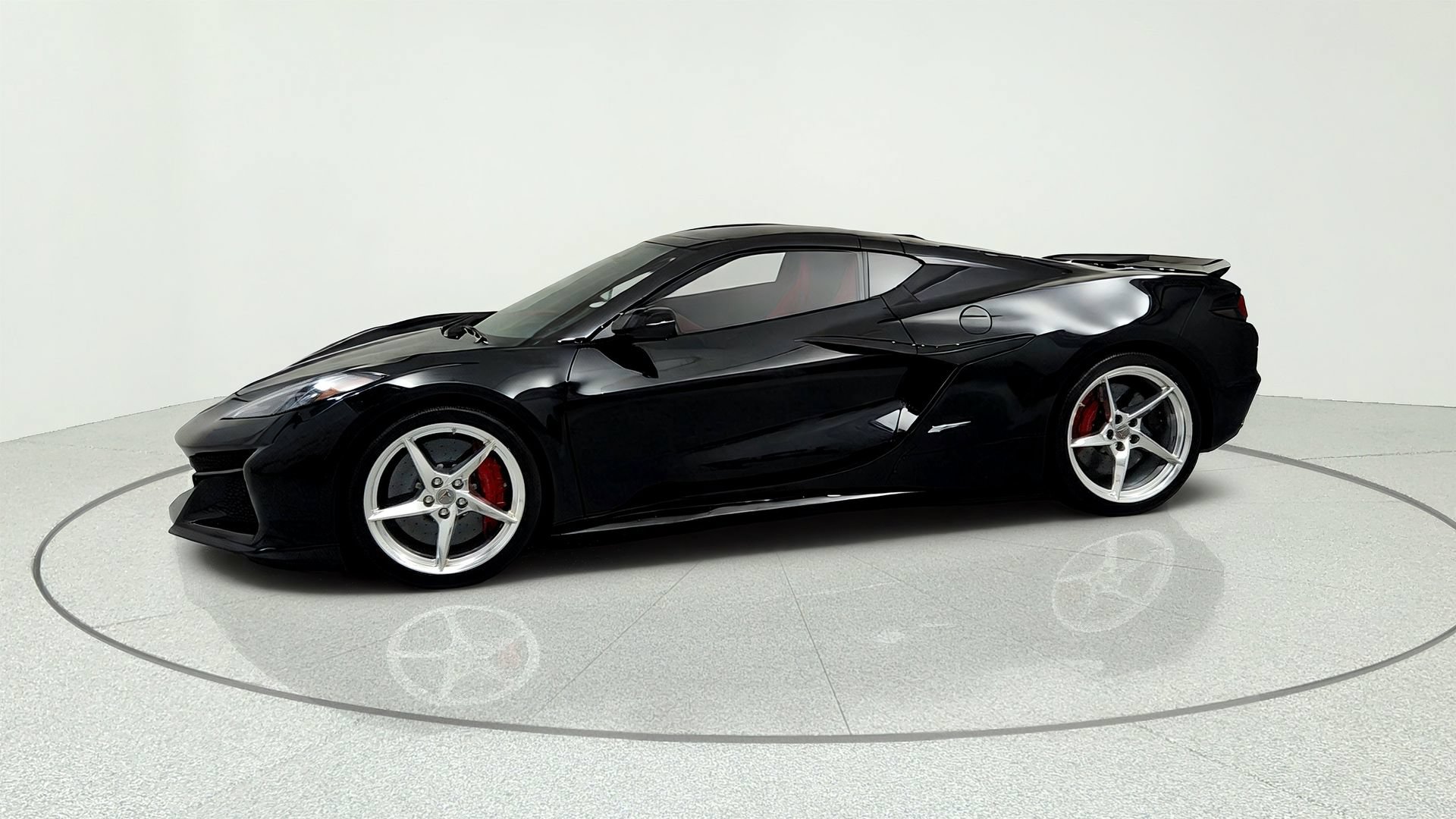 Used 2025 Chevrolet Corvette E-Ray w/ Chrome Exterior Badge Package AWD/4WD image 2