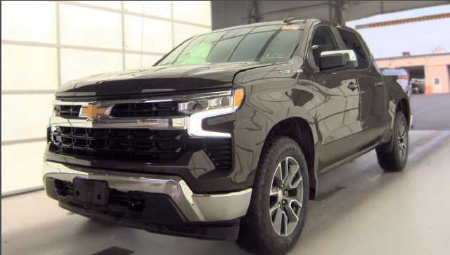 Used 2023 Chevrolet Silverado 1500 LT AWD/4WD image 1