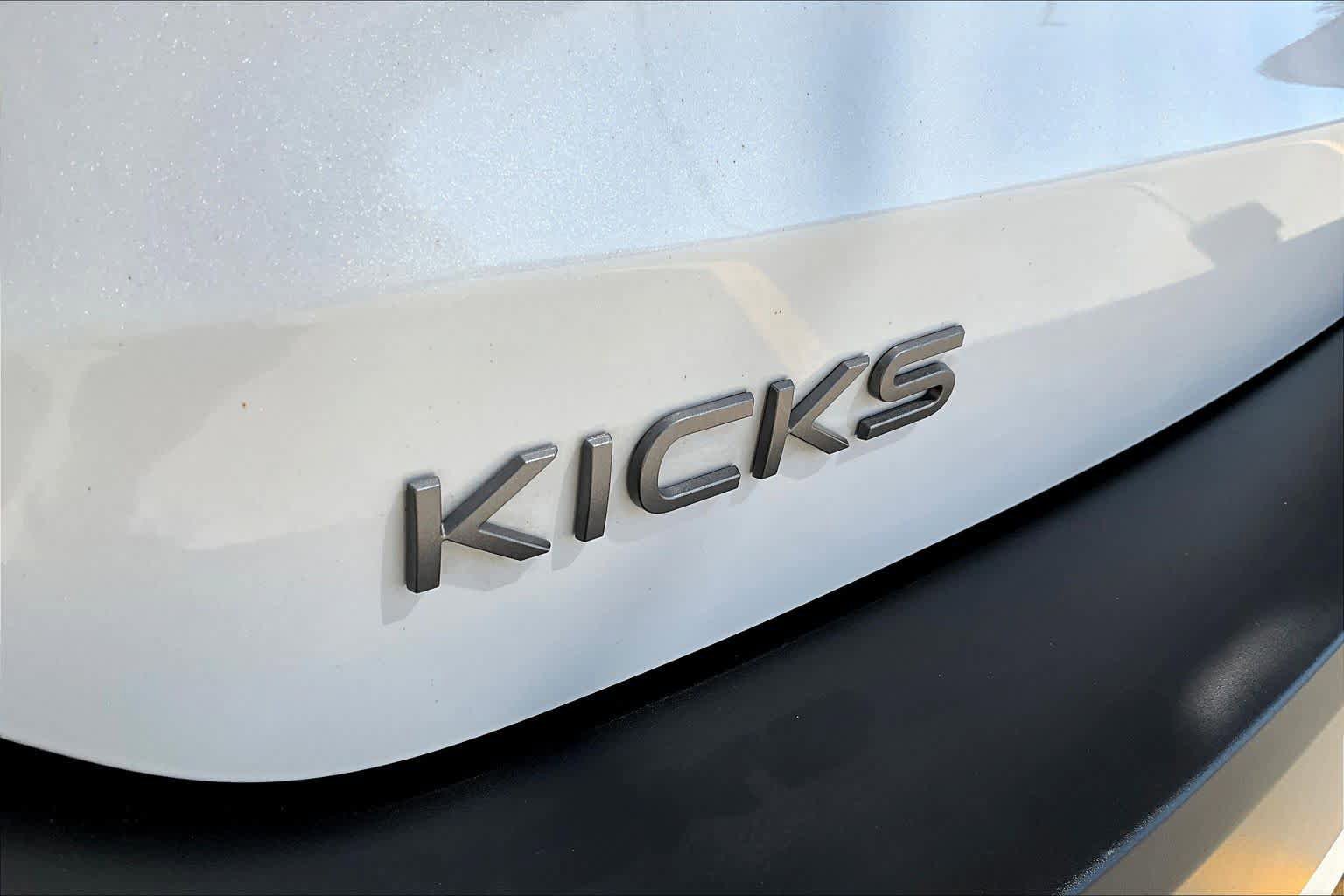 Used 2025 Nissan Kicks SV image 31