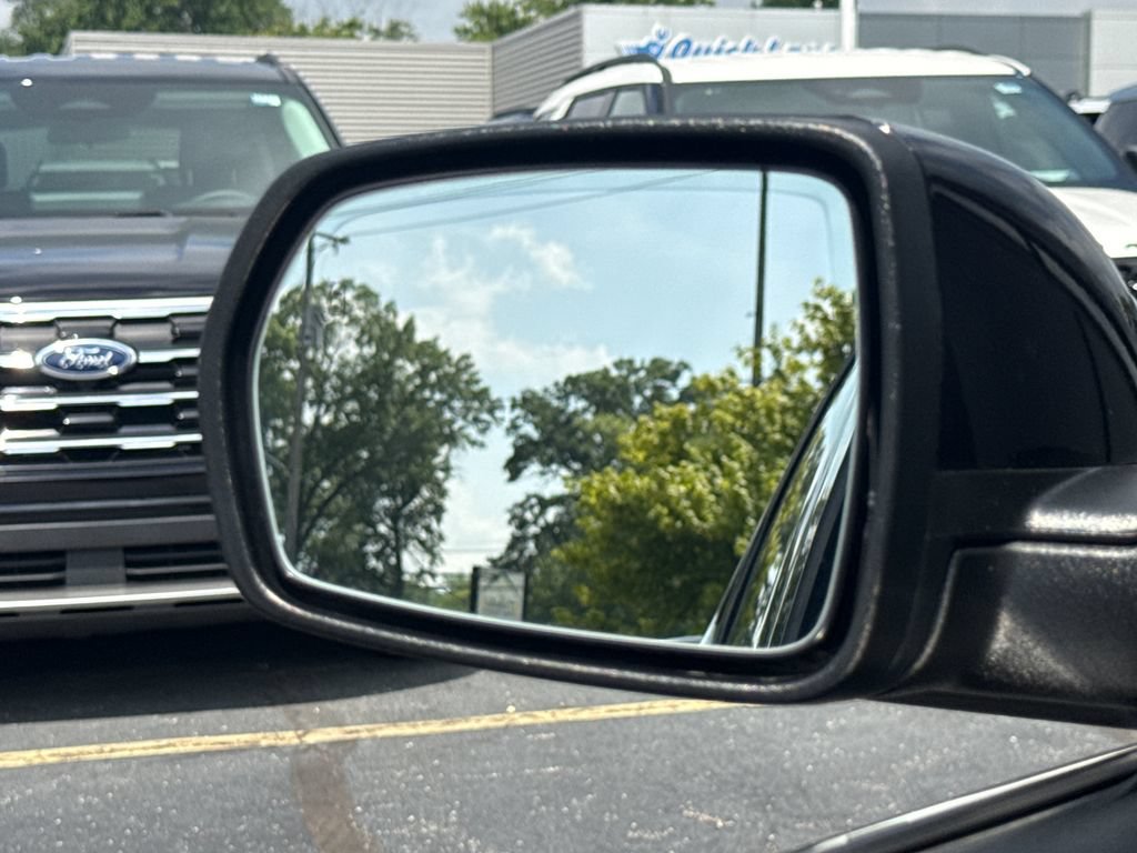 Used 2019 Ford Edge Titanium w/ Equipment Group 301A AWD/4WD image 48