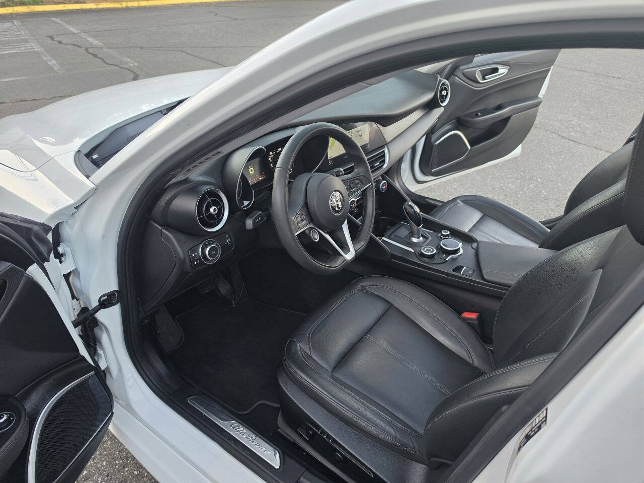 Used 2018 Alfa Romeo Giulia RWD image 47