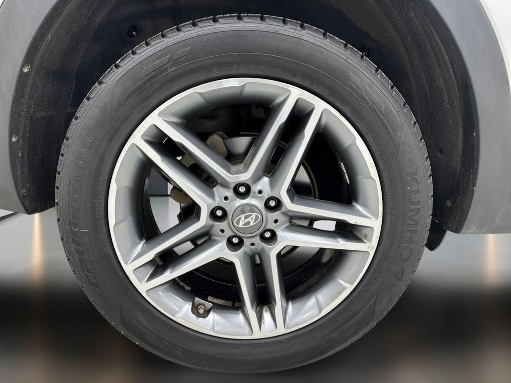 Used 2017 Hyundai Santa Fe Limited AWD/4WD image 10
