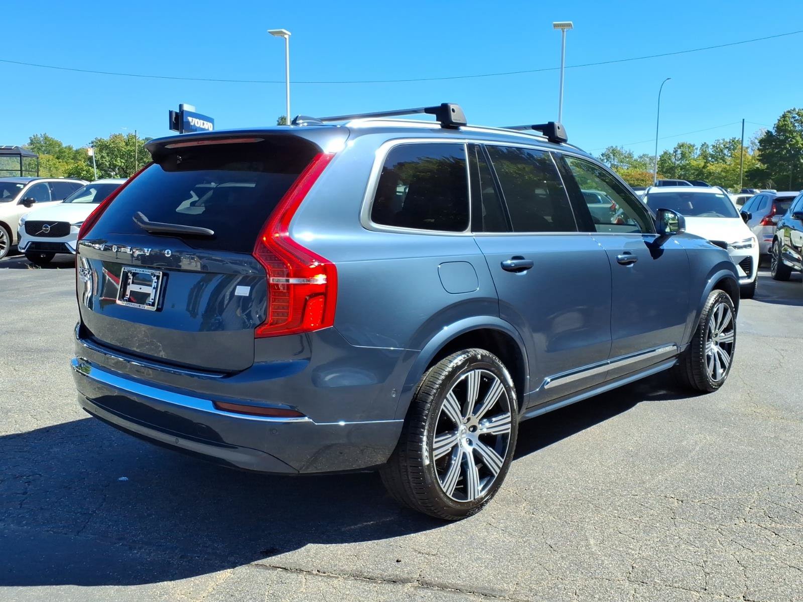 Used 2024 Volvo XC90 T8 Ultimate w/ Protection Package Premier AWD/4WD image 3
