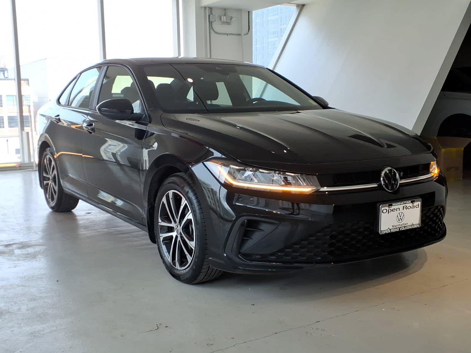 Used 2026 Volkswagen Jetta Sport FWD image 3