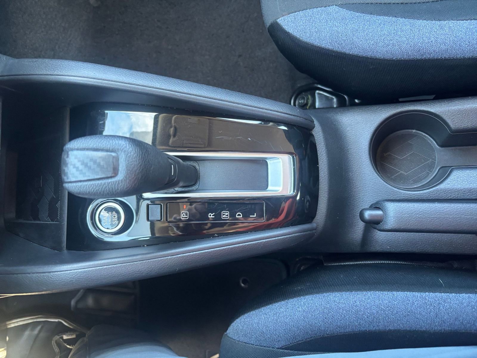 Used 2025 Nissan Versa SV image 39