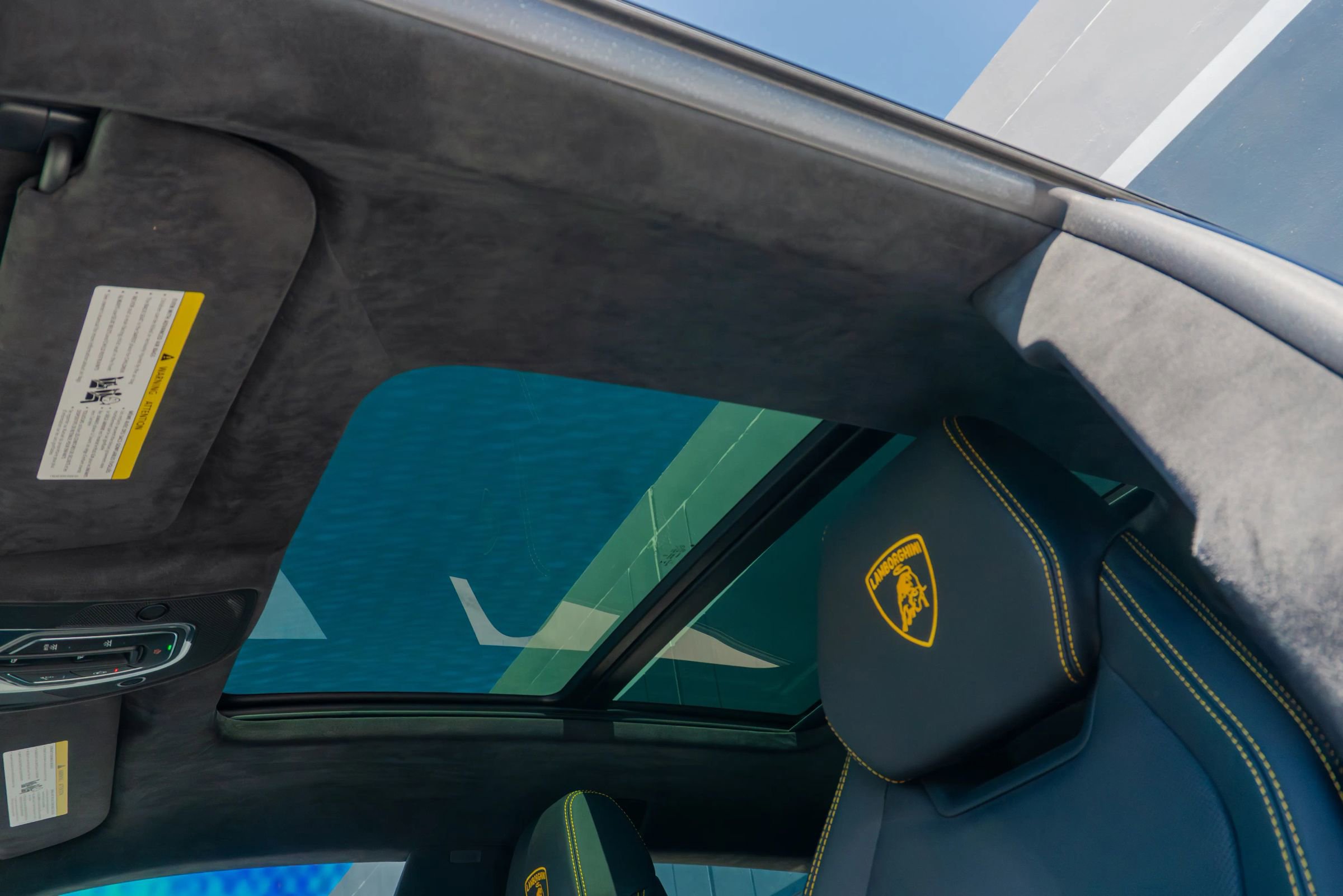 Used 2021 Lamborghini Urus AWD/4WD image 13