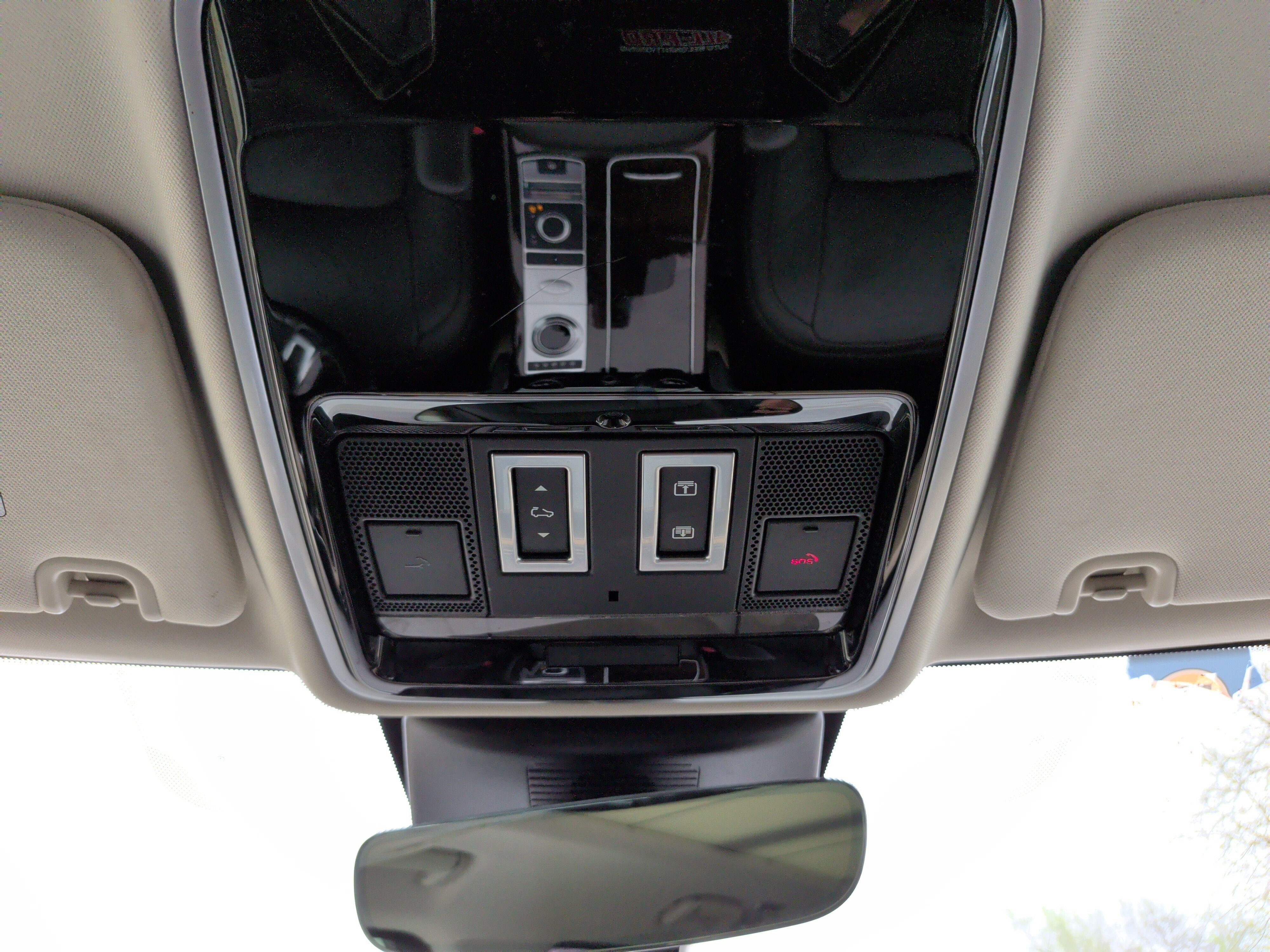 Used 2020 Land Rover Range Rover HSE image 33