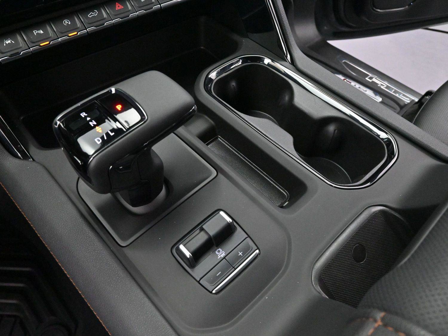 Used 2025 GMC Sierra 1500 AT4 w/ AT4 Premium Package image 26