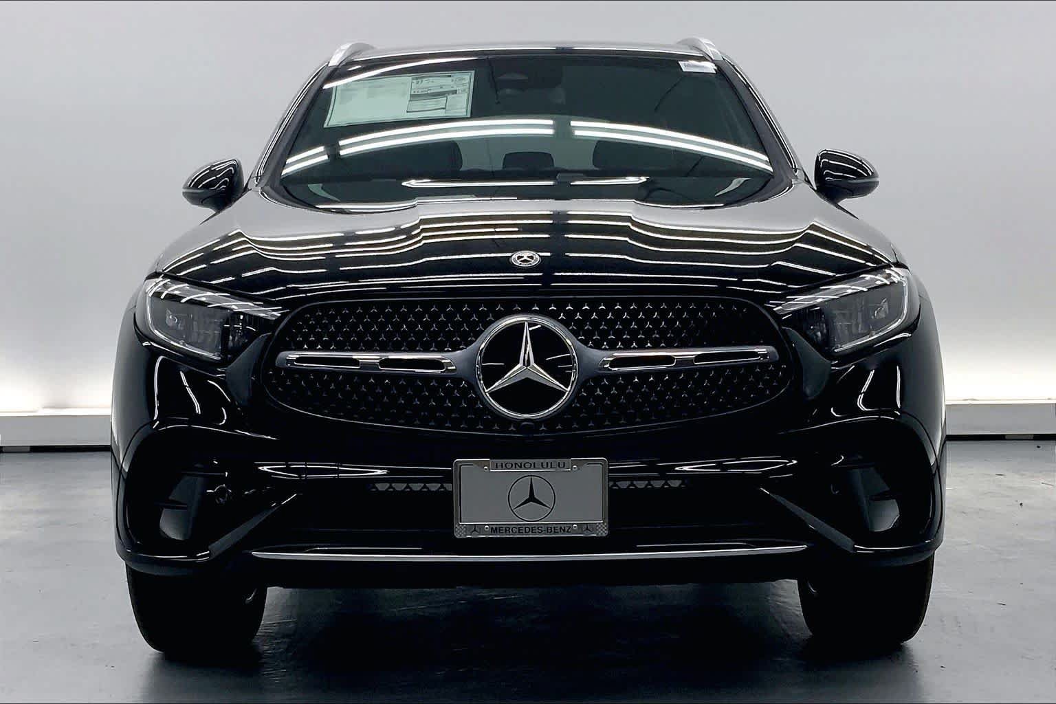 Used 2026 Mercedes-Benz GLC 300 image 3