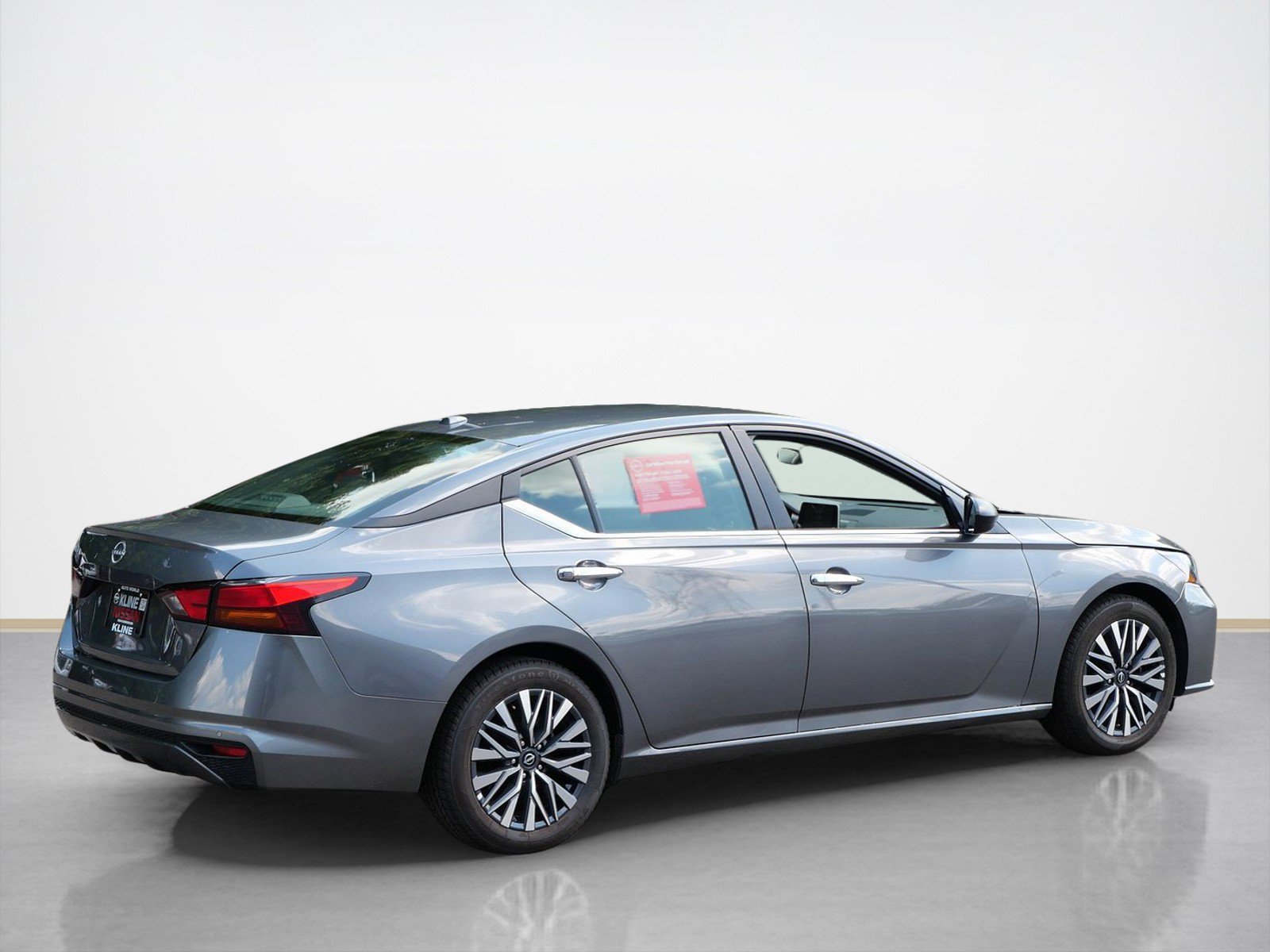 Certified 2025 Nissan Altima 2.5 SV FWD image 5