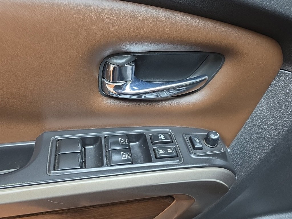 Used 2021 Nissan Titan Platinum Reserve w/ Moonroof Package image 30