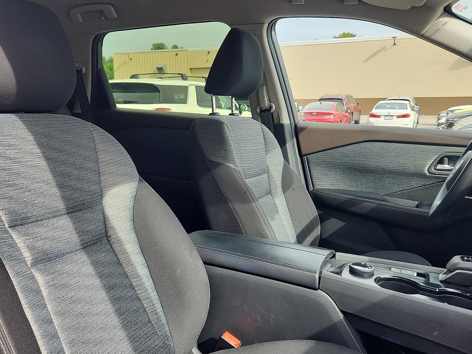 Used 2023 Nissan Rogue SV AWD/4WD image 33