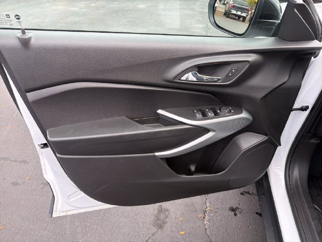 Certified 2024 Chevrolet Trax RS w/ Driver Confidence Package FWD image 10