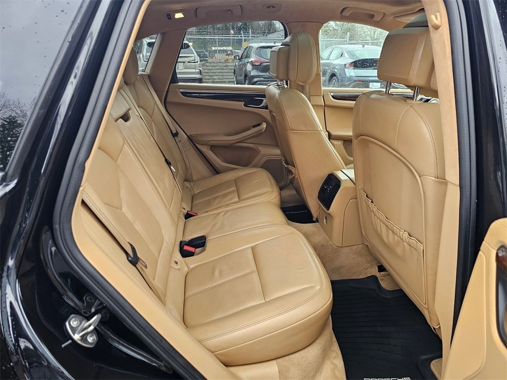 Used 2016 Porsche Macan Turbo image 27