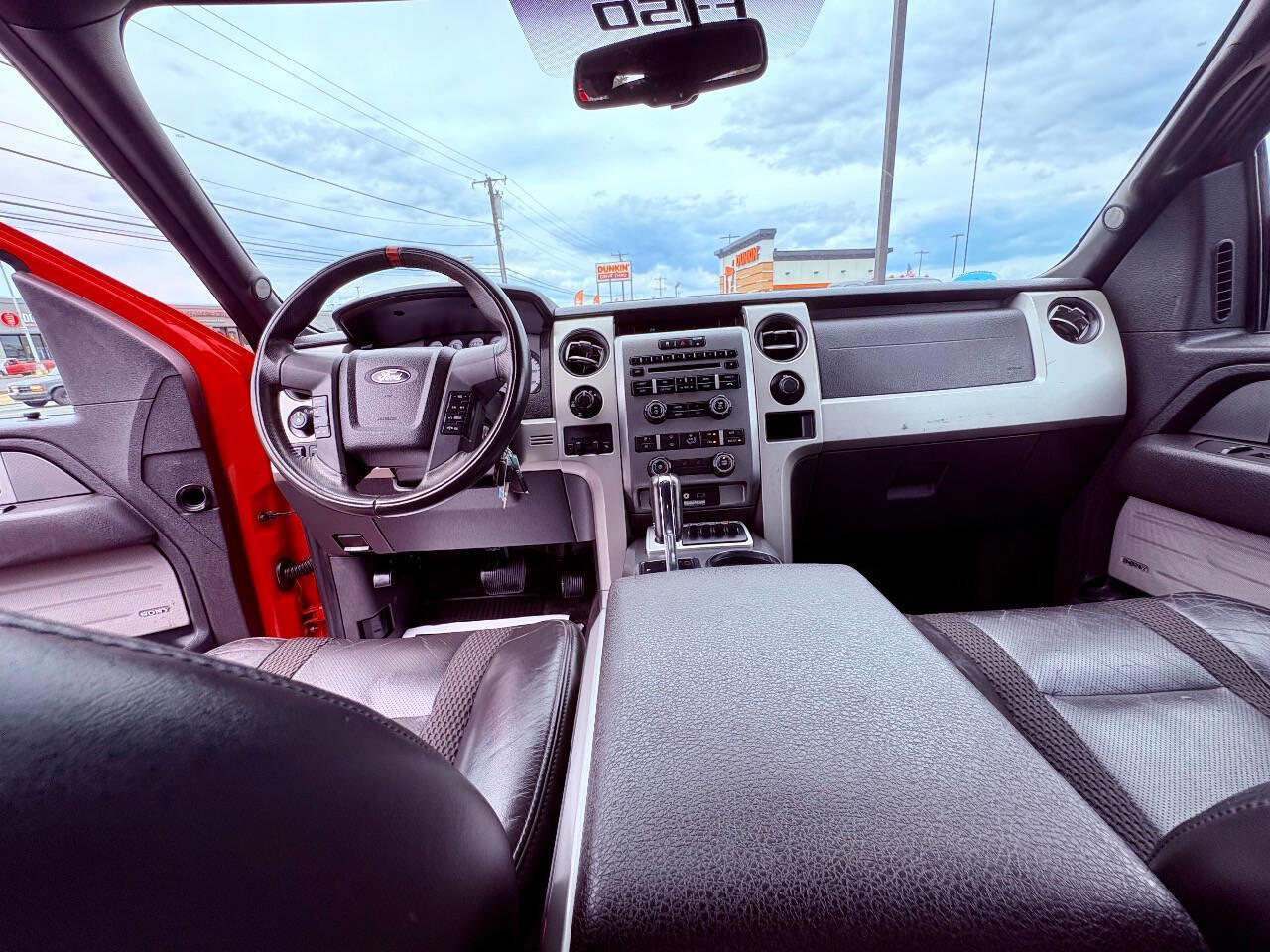 Used 2010 Ford F150 Raptor image 25