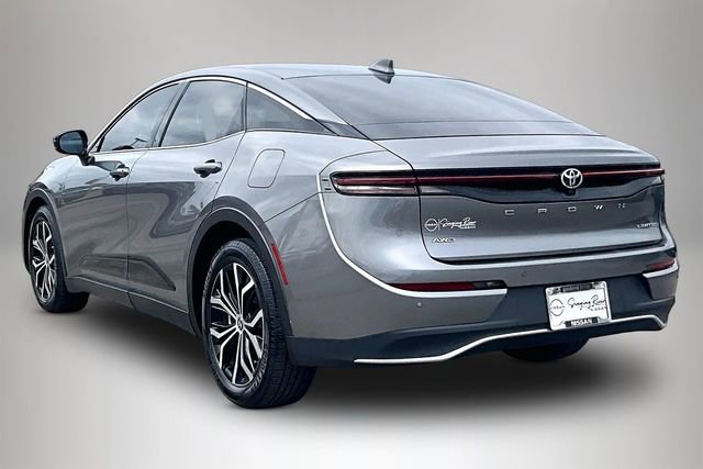 Used 2023 Toyota Crown Limited AWD/4WD image 4