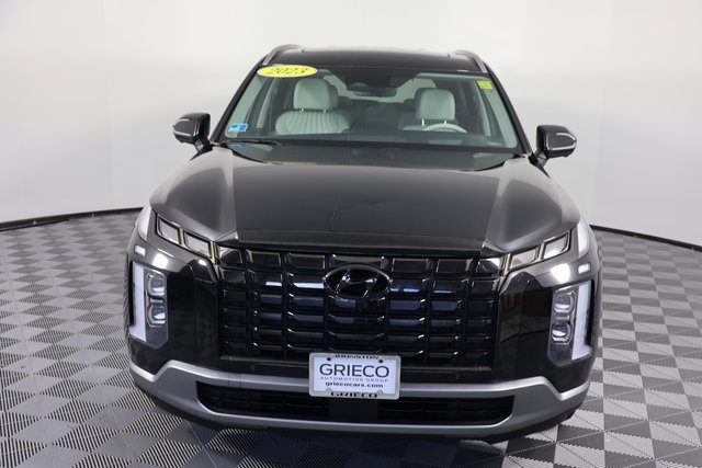 Used 2023 Hyundai Palisade Limited w/ Cargo Package image 3