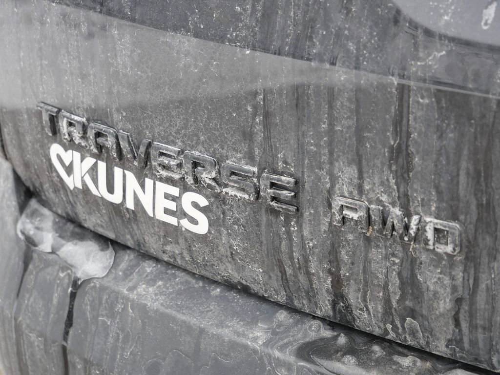 Used 2023 Chevrolet Traverse RS image 22