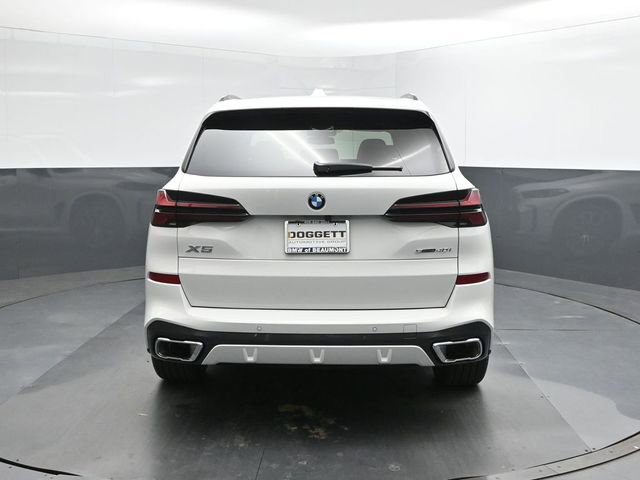 New 2026 BMW X5 sDrive40i image 8