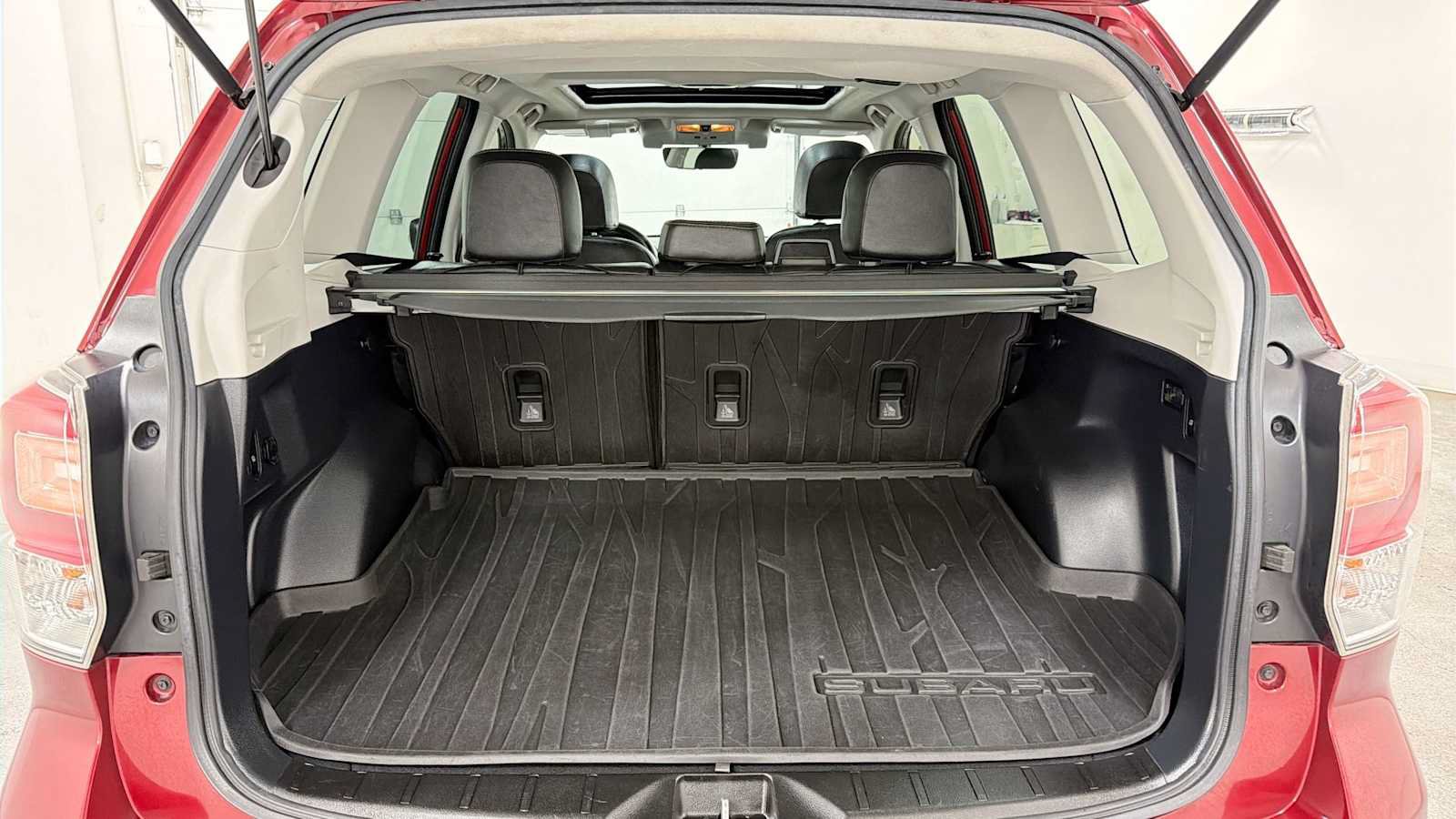 Used 2017 Subaru Forester 2.5i Touring AWD/4WD image 28