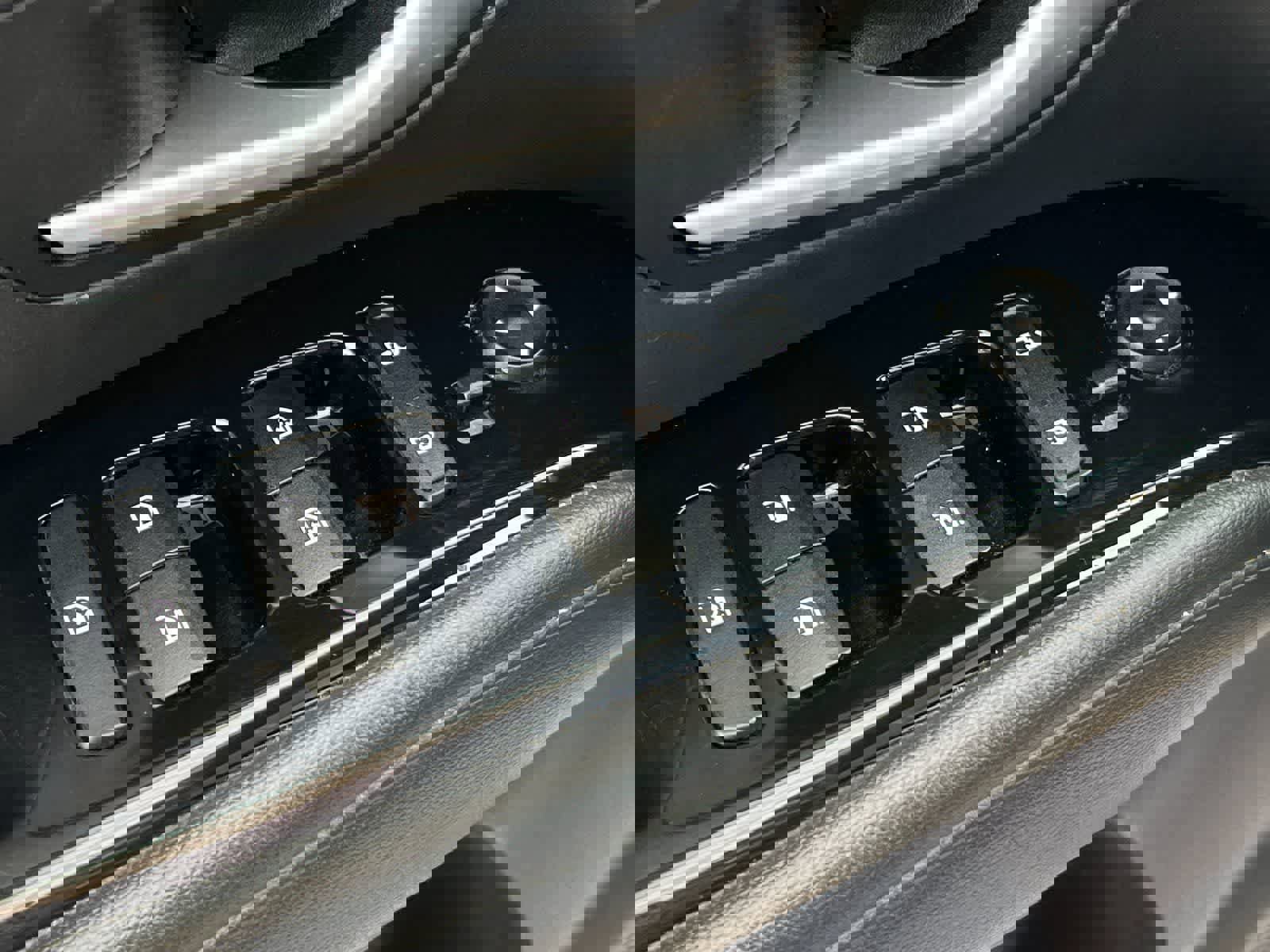 Used 2023 Hyundai Santa Cruz Limited image 14