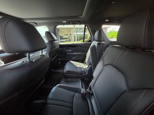 Used 2025 Honda Pilot TrailSport image 6