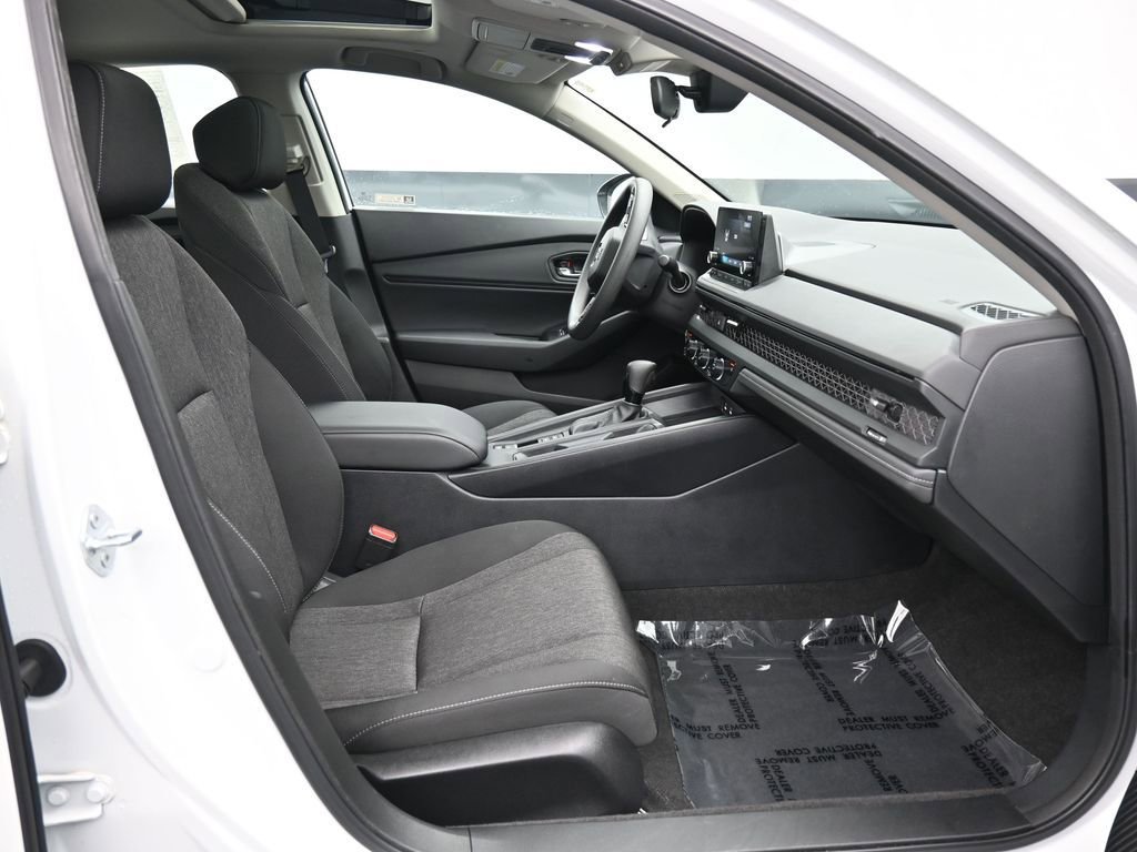 Certified 2024 Honda Accord EX image 39