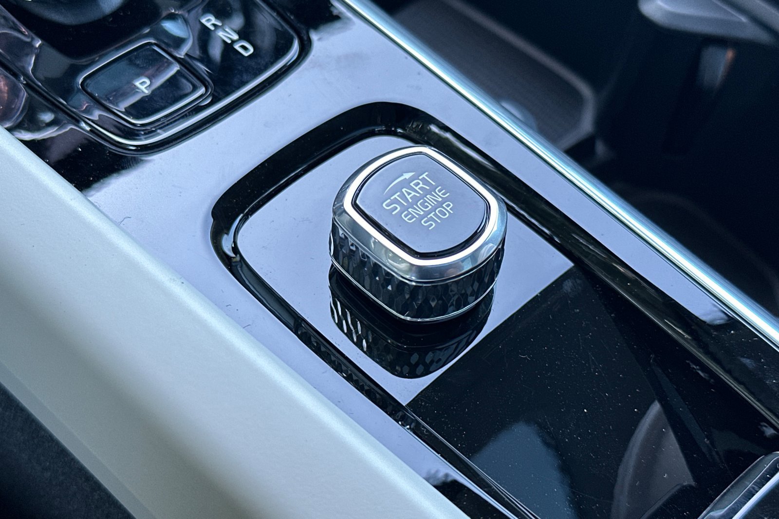 New 2026 Volvo V60 B5 Cross Country Ultra w/ Climate Package image 21