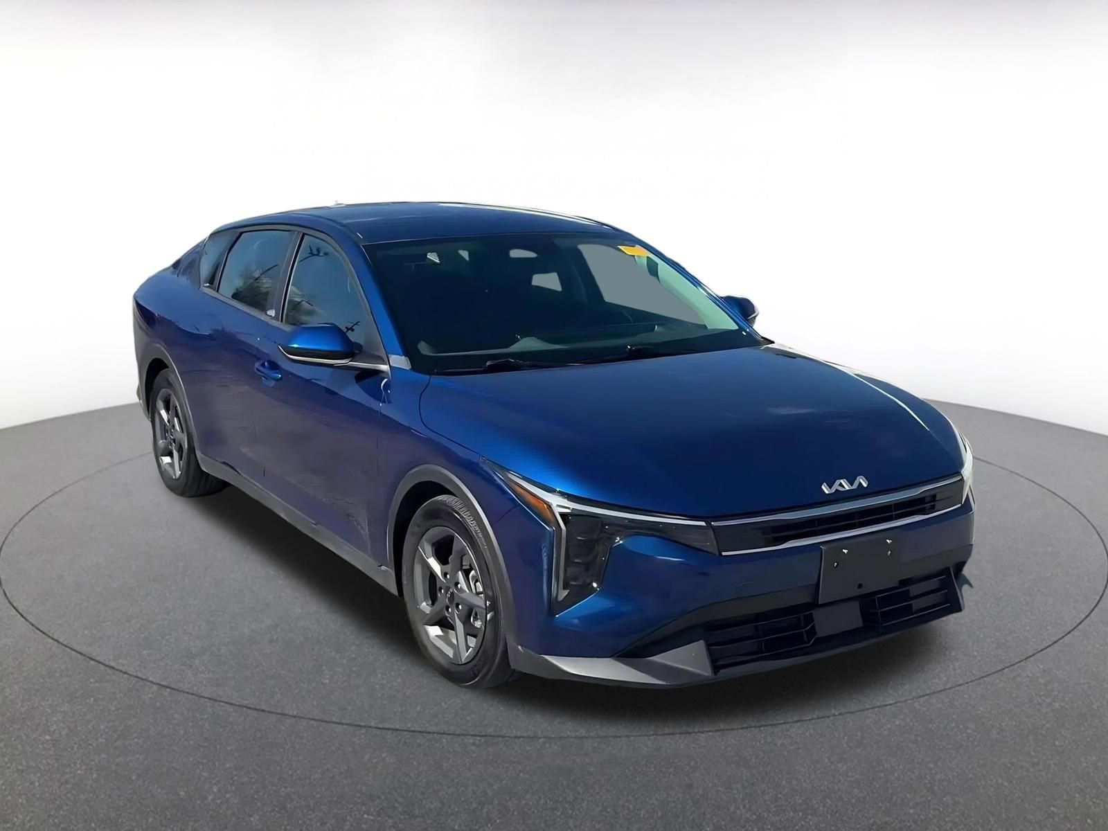 Used 2025 Kia K4 LXS image 3