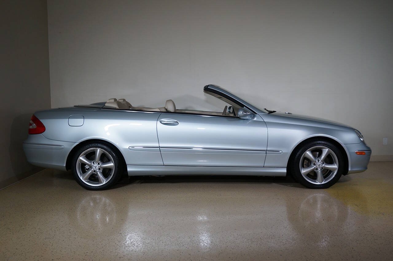 Used 2005 Mercedes-Benz CLK 320 Cabriolet image 40