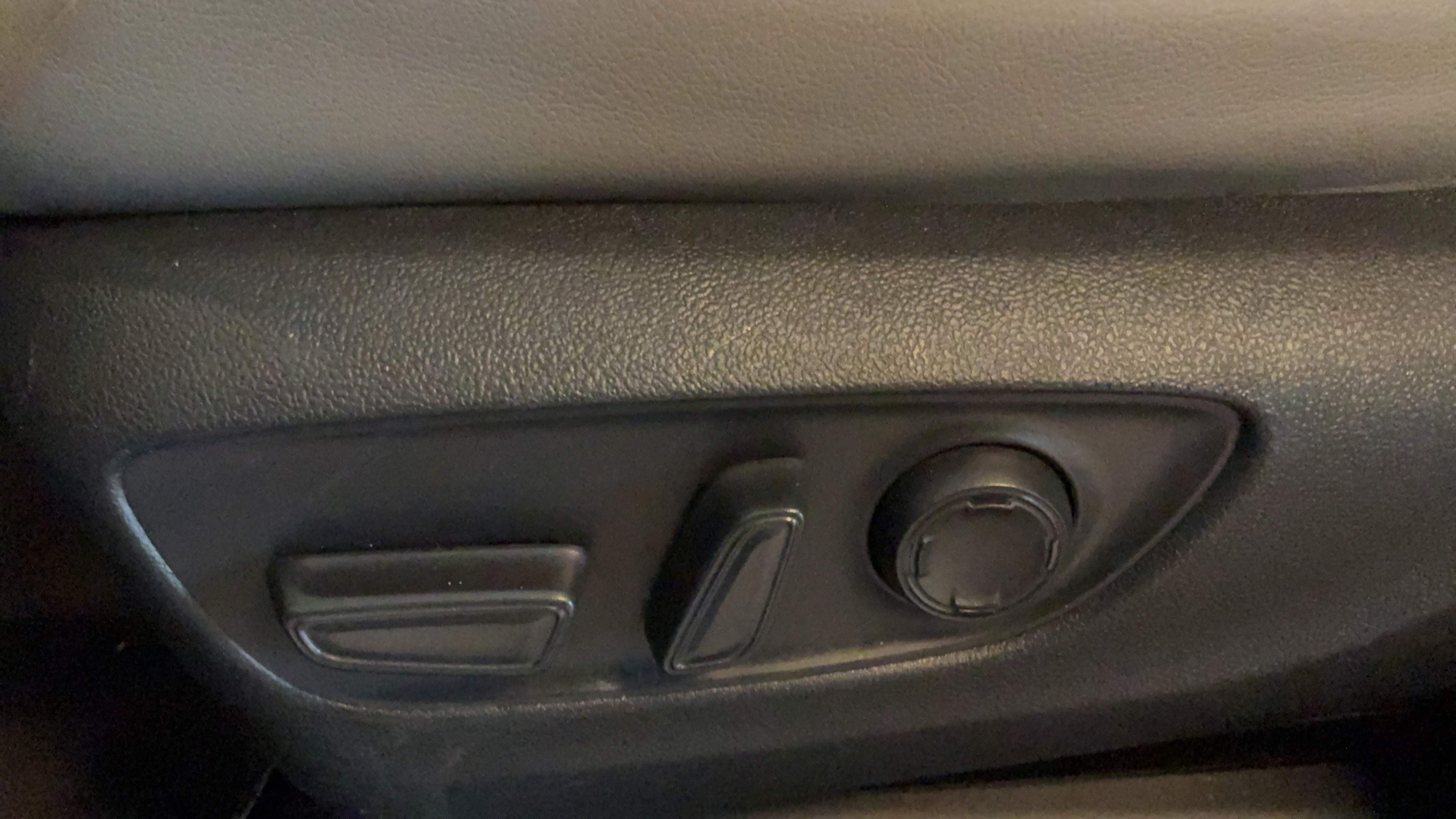Certified 2025 Toyota Sienna XLE FWD image 25