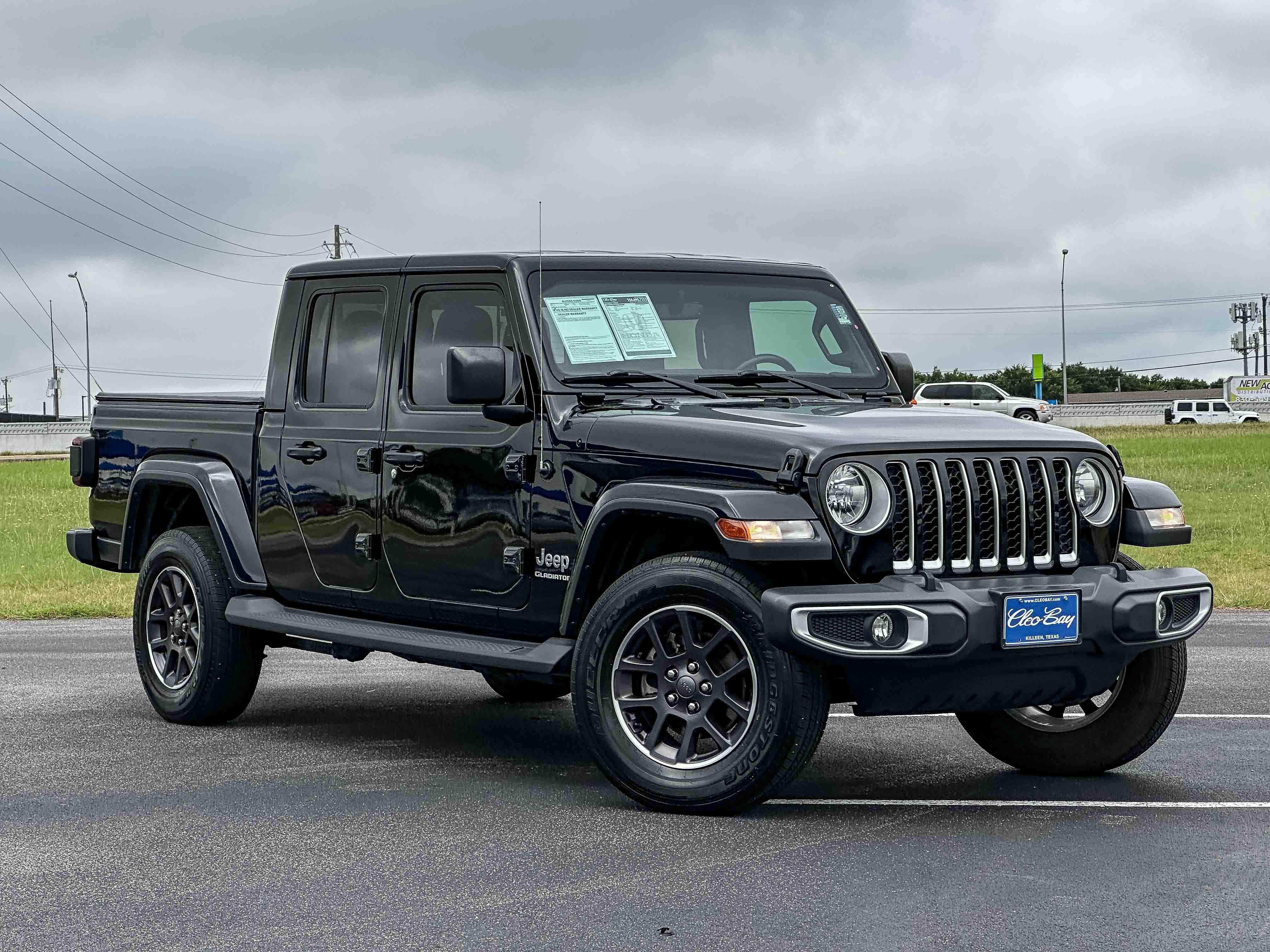 Used 2020 Jeep Gladiator Overland AWD/4WD image 2