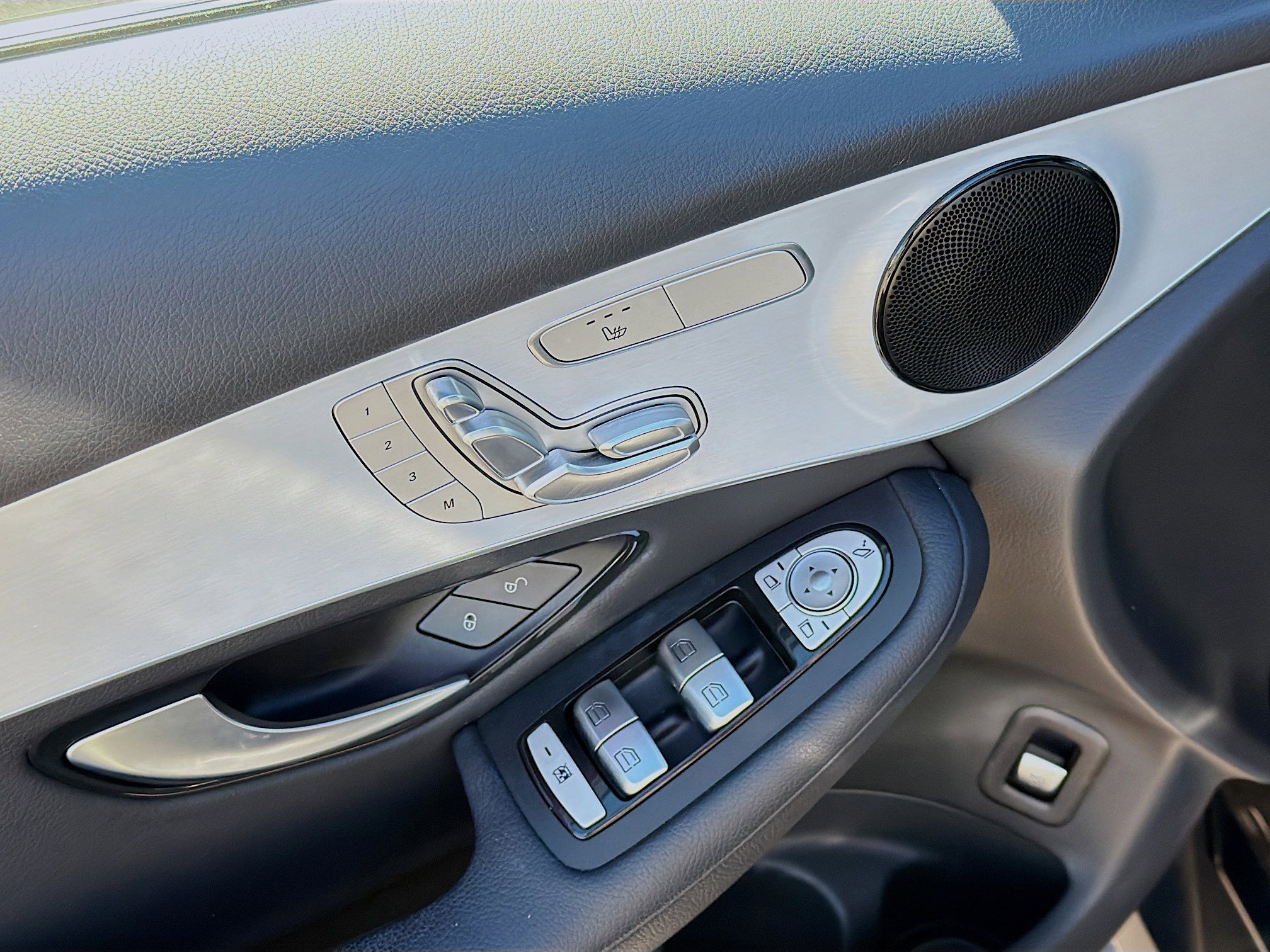 Used 2022 Mercedes-Benz GLC 300 image 23